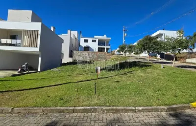Terreno a venda em condomínio fechado de alto padrão