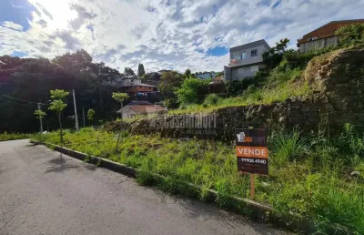 Lote semi-plano com medidas de 12x25m em loteamento liberado para construção!
