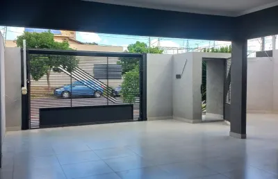 Linda casa na rua imbuia paralela com a euler de azevedo
