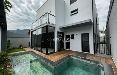 Casa em extrema a venda alto padrão com piscina e área gourmet, garagem para 4 carros