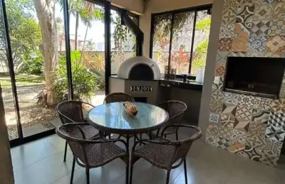Casa com 3 quartos para alugar na Rua Uvaia, Jardim Residencial Alto de Itaici, Indaiatuba