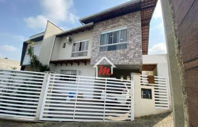 Sobrado de alto padrão com piscina no bairro da velha