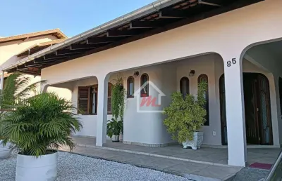 Casa com 4 dormitórios para alugar, 223 m² por r$ 5.000,00/mês - água verde - blumenau/sc