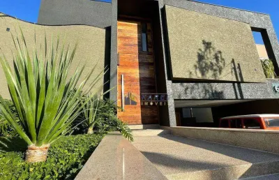Sobrado à venda com 4 suítes, piscina e área gourmet integrada no condomínio vale das águas em bragança paulista!