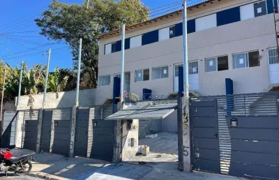 Sobrado à venda com 2 dormiórios, 1 vaga, quintal nos fundos no bairro da hípica jaguari por r$ 270.000,00
