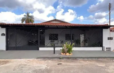 Casa com 3 quartos à venda na Rua Abílio Barreto, 1, Cidade Satélite São Luiz, Aparecida de Goiânia