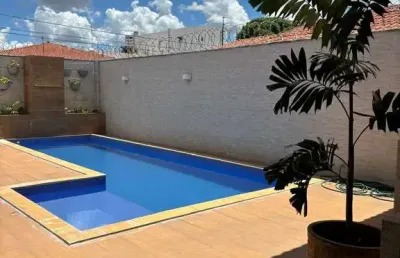 Casa com 4 quartos à venda na Rua 249, Setor Coimbra, Goiânia