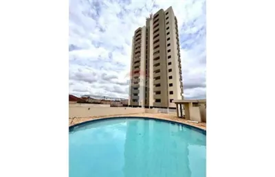 Apartamento à venda no residencial málaga, 3 quartos sendo 1 suite, 3 banheiros, 2 vagas de garagem, próximo ao hospital de base.