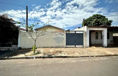 Casa a venda no jd redentor, 3 quartos sendo 1 suite e vaga para 2 carros, próximo a av. cruzeiro do sul