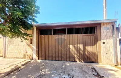Casa a venda no santa edwirges 2 quartos 2 banheiros 1 sala 1 cozinha garagem para 2 carros próximo ao supermercado panelão