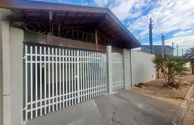 Casa  a venda 3 quartos, garagem para 2 carros,bairro santa edwiges, próximo a casa do biscoito 3