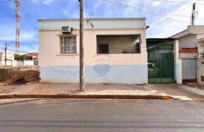 Casa a venda em vila falcão, 3 quartos, 2 banheiros, 3 vagas de garagem, próximo a paróquia s. benedito
