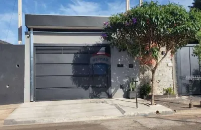 Casa a venda no tangaras, com 2 quartos, 1 banheiro e garagem para 2 carros, próximo a rod. cmte jõao ribeiro de barros