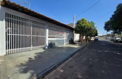 Casa a venda no prq. city, 3 quartos, cozinha, 1 banheiro, garagem 3 carros