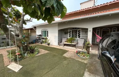 Casa com 3 quartos à venda na rua júlia caetano dutra, 15, praia de fora, palhoça por r$ 600.000