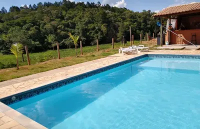 Belissima chácara a 15 km. de igaratá , com piscina