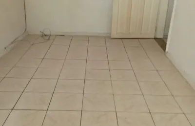 Casa com 2 quartos para alugar na Rua Leblon, 1321, Jardim Satélite, São José dos Campos