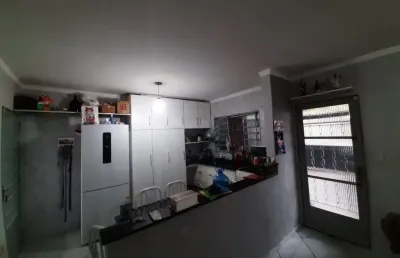 Casa com 2 amplos dormitórios planejados sendo 1 suíte