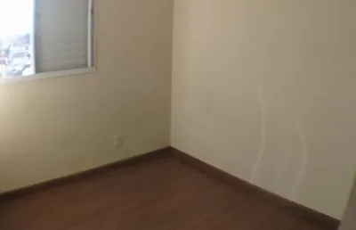 Lindo apto ,com piso laminado , excelente estado de conservação