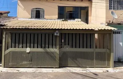 Qr 210 samambaia - casa a 300m² da estação do metrô - oportunidade - veja !!!
