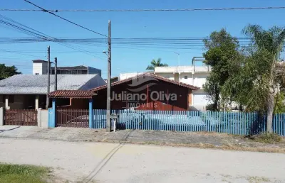 Casa à venda com 3 quartos e piscina - barra do saí