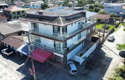 Prédio comercial com 3 apartamentos- itapema do norte