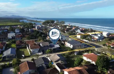 Casa com amplo terreno à 230 metros do mar - barra do sai