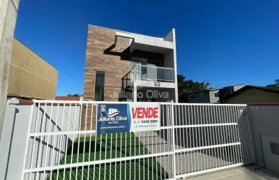 Sobrado á venda com piscina á 90m do mar - bamerindus