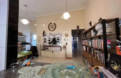 Casa e salao comercial de 2 quartos, 230m2 no bairro jardim santa rosalia, em sorocaba