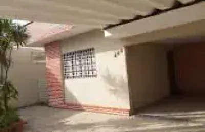 Casa independente 3 dormitórios maracanã praia grande