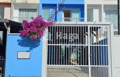Sobrado geminado à venda no bairro águas claras em brusque/sc