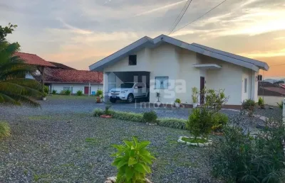 Casa à venda no bairro santa terezinha em brusque/sc