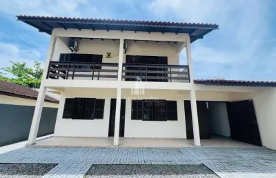 Excelente sobrado com 03 quartos (01 suíte) á 350 metros da praia na barra do sai