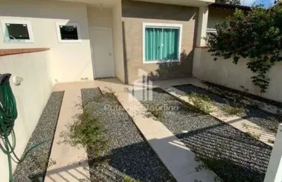 Ótima casa próxima ao porto de itapoá, com 02 dormitórios