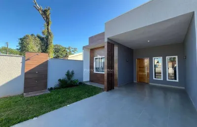 Casa no rainha do mar com 02 dormitórios e amplo espaço de terreno!