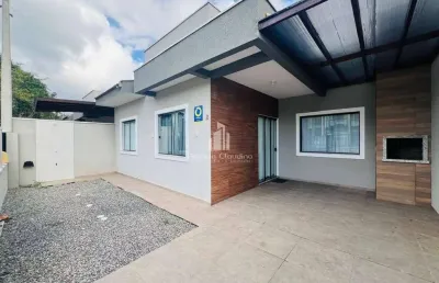 Casa com 03 dormitórios (sendo 01 suíte) no balneário saí mirim!