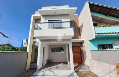 Sobrado alto padrão com piscina e 03 dormitórios (01 suíte)