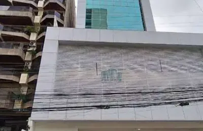Sala comercial, 2 banheiros, cozinha e 1 vaga- centro
