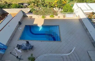 Casa com 5 quartos à venda, 460 m²  em condomínio fechado