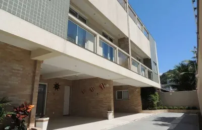 Casa com 3 quartos à venda na Rua Irati, 455, Centro, Guaratuba