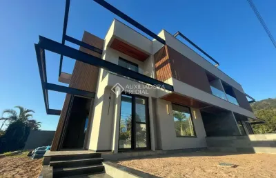Casa com 3 quartos à venda na rua das piraúnas, 1622, jurerê internacional, florianópolis, 280 m2 por r$ 4.850.000