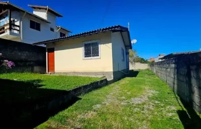 Casa com 2 quartos à venda na servidão thomazia rita da silveira, 80, são joão do rio vermelho, florianópolis, 60 m2 por r$ 320.000