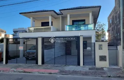 Casa com 3 quartos à venda na rua hypólito gregório pereira, 127, canasvieiras, florianópolis, 175 m2 por r$ 1.450.000