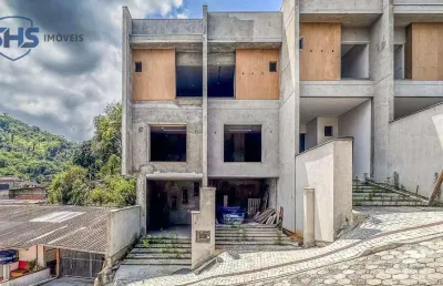 Sobrado triplex com 3 dormitórios à venda, 136 m² por r$ 530.000 - velha - blumenau/sc