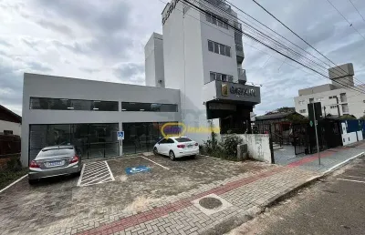 Excelente oportunidade de locação de sala comercial localizada em maria goretti, chapecó.