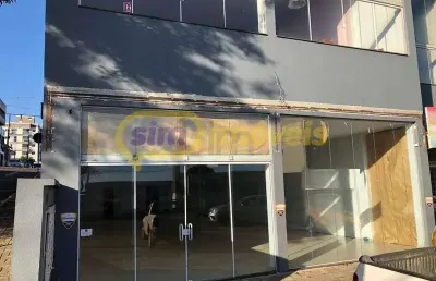 Sala comercial contendo 220 metros, com habite-se e acessibilidade.