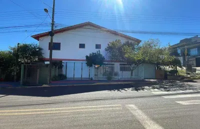 Casa com 3 quartos para alugar na Rua Pouso Redondo, Cristo Rei, Chapecó