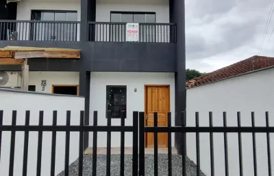 Destaque: geminado de ponta e super espaço de terreno!