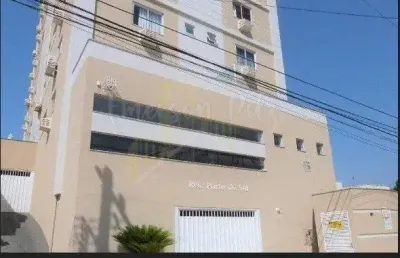 Apartamento semimobiliado de 2 quartos sendo um suíte no bairro centro