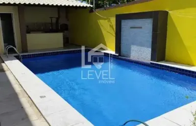 Casa 4 suítes sendo uma plena com hidromassagem e piscina